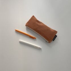다크 오렌지 골덴 필통(Dark orange corduroy pencil case)